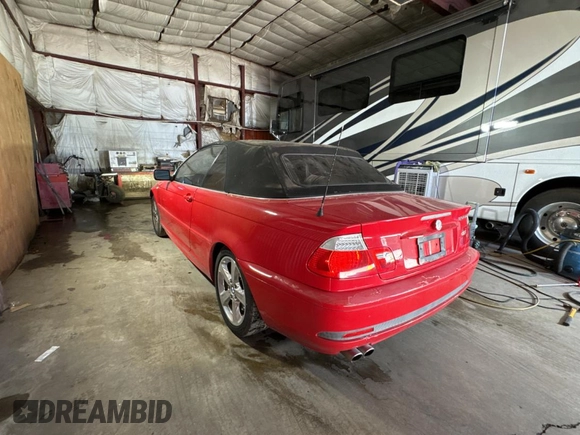 2005 BMW 3 Series 330Ci z VIN WBABW53435PL53055, wystawiony jako Copart lot #61245045 z przebiegiem 112 921 mil mil oraz Czysty tytuł • Clean title. Historia ofert i sprzedaży dostępna na DreamBid. Obrazek 3.