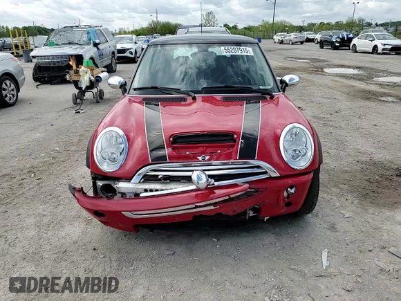 2005 MINI Hardtop S z VIN WMWRE33505TL15594, wystawiony jako Copart lot #55207915 z przebiegiem Nie podano mil oraz Szkoda całkowita • Salvage title. Historia ofert i sprzedaży dostępna na DreamBid. Obrazek 13.