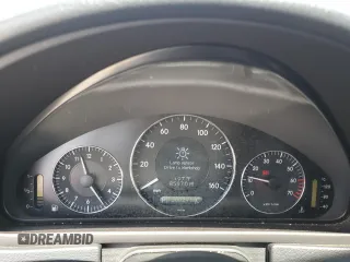 2005 Mercedes-Benz CLK 320 z VIN WDBTK65G75T054495, wystawiony jako Copart lot #56120585 z przebiegiem 130 029 mil mil oraz Szkody całkowita. Historia ofert i sprzedaży dostępna na DreamBid. Obrazek 9.