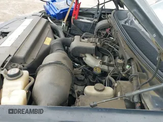 1999 Ford F-150 XL с VIN 1FTZF0722XKA67064, выставлен на аукционе IAAI как лот 42322582 с пробегом Не указан миль и . История ставок и продаж доступна на DreamBid. Изображение 18.