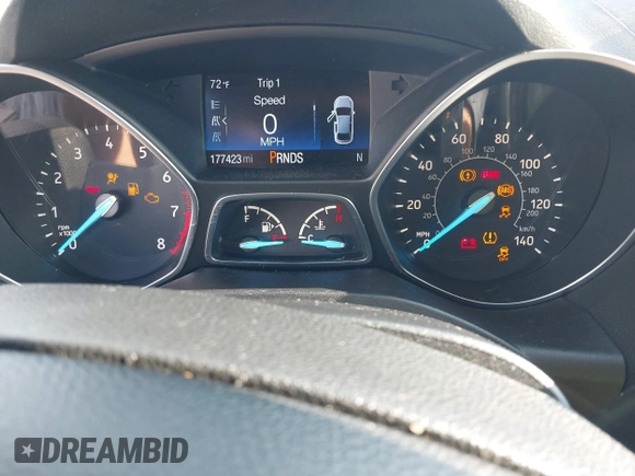 2017 Ford Escape SE z VIN 1FMCU0GD9HUF01849, wystawiony jako IAAI lot #42410230 z przebiegiem 177 423 mil mil oraz . Historia ofert i sprzedaży dostępna na DreamBid. Obrazek 7.