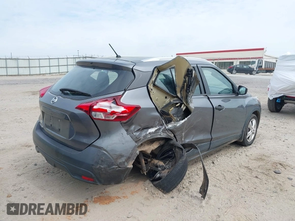 2019 Nissan Kicks SV with VIN 3N1CP5CU1KL534573, listed as a IAAI auction lot 39215072 with 55,489 mi miles. Bid and sale history available at carsss.com. Image 4.