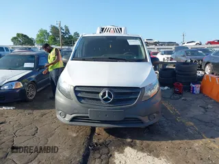 2017 Mercedes-Benz Metris Cargo z VIN WD3PG2EA2H3222972, wystawiony jako IAAI lot #42116177 z przebiegiem 119 839 mil mil oraz . Historia ofert i sprzedaży dostępna na DreamBid. Obrazek 12.