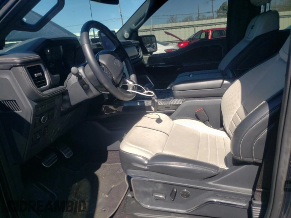 2022 Ford F-150 Lightning Pro z VIN 1FT6W1EV2NWG03314, wystawiony jako Copart lot #48468015 z przebiegiem 10 643 mil mil oraz Czysty tytuł • Clean title. Historia ofert i sprzedaży dostępna na DreamBid. Obrazek 7.