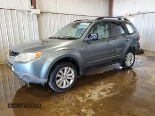 2013 Subaru Forester X Limited with VIN JF2SHAEC0DH435927, listed as a Copart auction lot 55573185 with 90,116 mi miles and Salvage title. Bid and sale history available at DreamBid. Image 1.