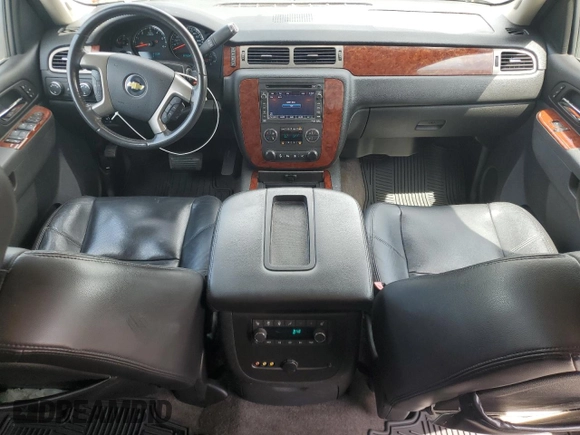2010 Chevrolet Suburban LTZ with VIN 1GNUKKE32AR221792, listed as a Copart auction lot 54702235 with 167,495 mi miles and Clean Title. Bid and sale history available at carsss.com. Image 8.