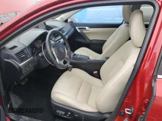2013 Lexus CT 200h z VIN JTHKD5BH7D2162309, wystawiony jako Copart lot #57770765 z przebiegiem 67 900 mil mil oraz Szkoda całkowita • Salvage title. Historia ofert i sprzedaży dostępna na DreamBid. Obrazek 7.