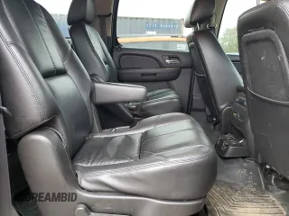 2011 Chevrolet Suburban LT z VIN 1GNSKJE37BR272949, wystawiony jako Copart lot #55329935 z przebiegiem 211 997 mil mil oraz Nie do naprawy • Non repairable. Historia ofert i sprzedaży dostępna na DreamBid. Obrazek 11.