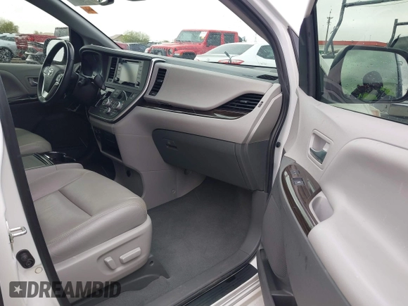 2020 Toyota Sienna XLE Auto Access Seat with VIN 5TDYZ3DC4LS080497, listed as a IAAI auction lot 41802566 with 74,049 mi miles. Bid and sale history available at carsss.com. Image 5.
