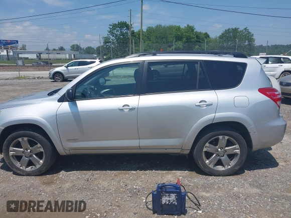 2010 Toyota RAV4 Sport с VIN 2T3RF4DV7AW029334, выставлен на аукционе IAAI как лот 42447558 с пробегом 150 816 миль миль и . История ставок и продаж доступна на DreamBid. Изображение 15.
