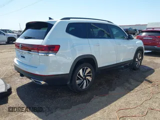2025 Volkswagen Atlas SE with VIN 1V2JR2CA7SC514986, listed as a IAAI auction lot 42003723 with 4,995 mi miles and . Bid and sale history available at DreamBid. Image 4.