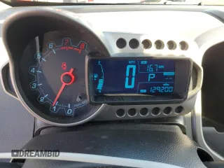 2015 Chevrolet Sonic LT z VIN 1G1JC5SH2F4200996, wystawiony jako Copart lot #53979965 z przebiegiem 129 200 mil mil oraz Szkoda całkowita • Salvage title. Historia ofert i sprzedaży dostępna na DreamBid. Obrazek 9.