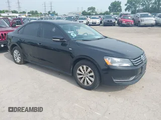 2015 Volkswagen Passat Limited Edition Edition z VIN 1VWAT7A37FC004161, wystawiony jako IAAI lot #42497971 z przebiegiem 176 812 mil mil oraz . Historia ofert i sprzedaży dostępna na DreamBid. Obrazek 1.
