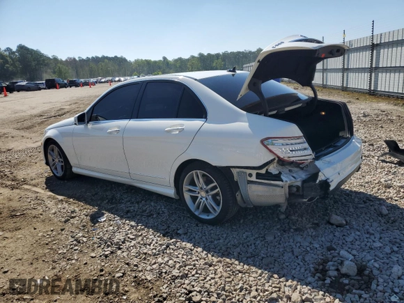 2014 Mercedes-Benz C 300 Sport z VIN WDDGF8AB1EA929598, wystawiony jako Copart lot #57787774 z przebiegiem 115 671 mil mil oraz Szkoda całkowita • Salvage title. Historia ofert i sprzedaży dostępna na DreamBid. Obrazek 2.