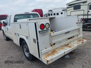 2011 Ford F-250 XL with VIN 1FT7X2AT4BEC33450, listed as a IAAI auction lot 39410571 with Not provided miles and . Bid and sale history available at DreamBid. Image 3.