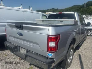 2018 Ford F-150 XL z VIN 1FTFW1E53JKF62418, wystawiony jako IAAI lot #42854294 z przebiegiem 103 964 mil mil oraz . Historia ofert i sprzedaży dostępna na DreamBid. Obrazek 29.