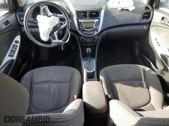 2012 Hyundai Accent SE z VIN KMHCU5AE2CU010532, wystawiony jako Copart lot #49165705 z przebiegiem Nie podano mil oraz Szkoda całkowita • Salvage title. Historia ofert i sprzedaży dostępna na DreamBid. Obrazek 8.