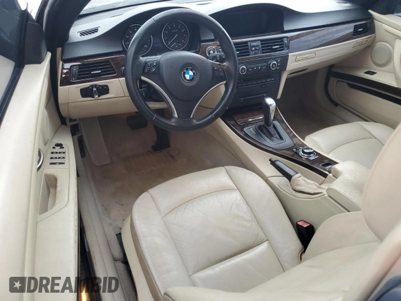 2009 BMW 3 Series 328i z VIN WBAWL13559PX25285, wystawiony jako Copart lot #56045805 z przebiegiem 168 195 mil mil oraz Czysty tytuł • Clean title. Historia ofert i sprzedaży dostępna na DreamBid. Obrazek 8.
