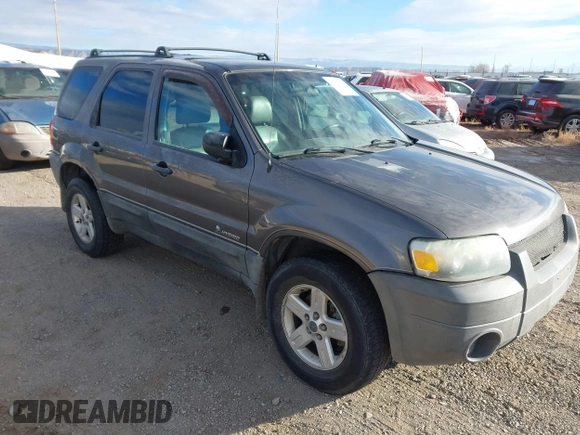 2005 Ford Escape Hybrid with VIN 1FMCU96H45KD29925, listed as a IAAI auction lot 41346475 with 209,922 mi miles. Bid and sale history available at carsss.com. Image 1.