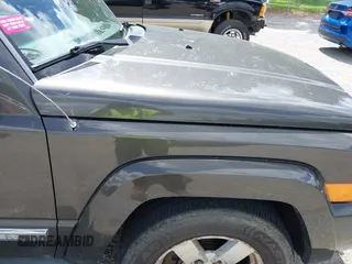 2006 Jeep Commander z VIN 1J8HG48N56C367000, wystawiony jako IAAI lot #42335356 z przebiegiem 223 515 mil mil oraz . Historia ofert i sprzedaży dostępna na DreamBid. Obrazek 15.