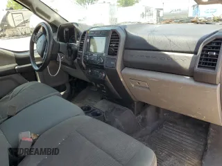 2018 Ford F-250 XL z VIN 1FTBF2A62JEC19911, wystawiony jako Copart lot #58555025 z przebiegiem 228 433 mil mil oraz Szkoda całkowita • Salvage title. Historia ofert i sprzedaży dostępna na DreamBid. Obrazek 8.