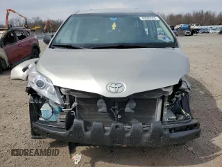 2017 Toyota Sienna LE Auto Access Seat with VIN 5TDKZ3DCXHS782353, listed as a Copart auction lot 49989555 with 102,129 mi miles and Salvage Title. Bid and sale history available at carsss.com. Image 5.