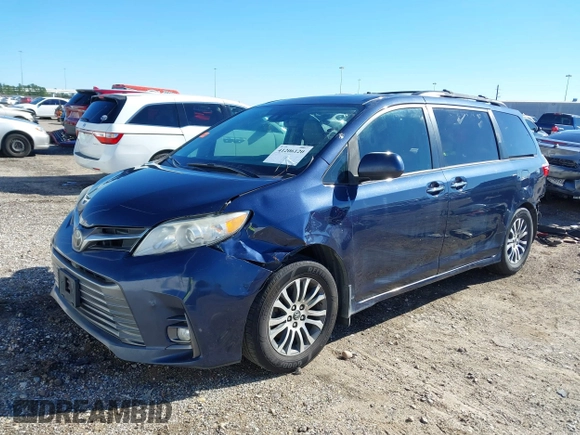 2018 Toyota Sienna XLE Auto Access Seat with VIN 5TDYZ3DC5JS914497, listed as a IAAI auction lot 41206120 with 208,996 mi miles. Bid and sale history available at carsss.com. Image 18.
