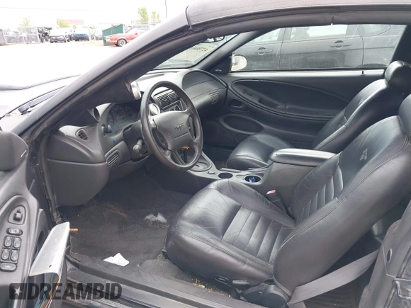 2001 Ford Mustang GT Deluxe с VIN 1FAFP45X71F225880, выставлен на аукционе IAAI как лот 42788411 с пробегом 45 503 миль миль и . История ставок и продаж доступна на DreamBid. Изображение 5.