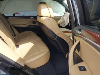 2013 BMW X5 M z VIN 5YMGY0C59DLL15891, wystawiony jako IAAI lot #41851131 z przebiegiem 96 184 mil mil oraz . Historia ofert i sprzedaży dostępna na DreamBid. Obrazek 8.