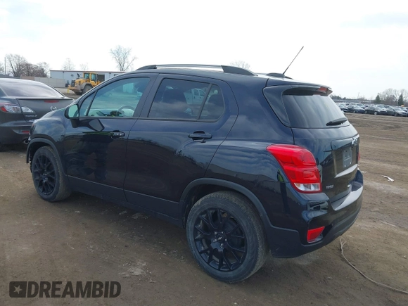2021 Chevrolet Trax LT with VIN KL7CJLSB0MB322817, listed as a IAAI auction lot 41843233 with 46,947 mi miles. Bid and sale history available at carsss.com. Image 3.