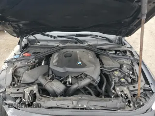 2017 BMW 3 Series 330i z VIN WBA8B9G5XHNU51693, wystawiony jako Copart lot #55161135 z przebiegiem 99 349 mil mil oraz Szkoda całkowita • Salvage title. Historia ofert i sprzedaży dostępna na DreamBid. Obrazek 11.