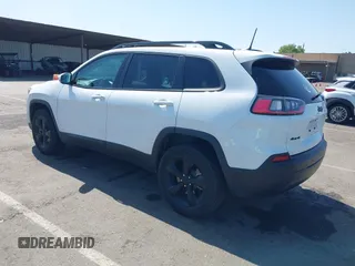 2021 Jeep Cherokee Latitude Plus z VIN 1C4PJMLB8MD116593, wystawiony jako IAAI lot #42484098 z przebiegiem 74 288 mil mil oraz . Historia ofert i sprzedaży dostępna na DreamBid. Obrazek 3.