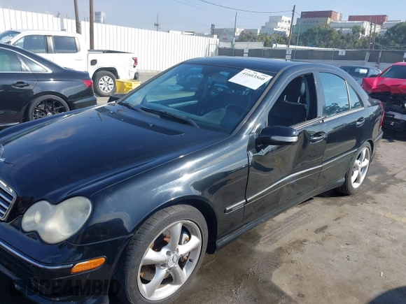 2006 Mercedes-Benz C 230 Sport z VIN WDBRF52HX6F771656, wystawiony jako IAAI lot #41603560 z przebiegiem 134 712 mil mil oraz . Historia ofert i sprzedaży dostępna na DreamBid. Obrazek 6.