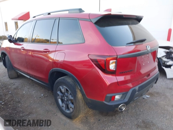 2022 Honda Passport TrailSport with VIN 5FNYF8H61NB015883, listed as a IAAI auction lot 40662061 with 19,212 mi miles and . Bid and sale history available at DreamBid. Image 3.