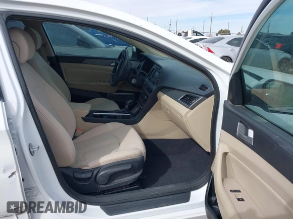 2015 Hyundai Sonata SE z VIN 5NPE24AFXFH235205, wystawiony jako IAAI lot #41596454 z przebiegiem 66 461 mil mil oraz . Historia ofert i sprzedaży dostępna na DreamBid. Obrazek 5.