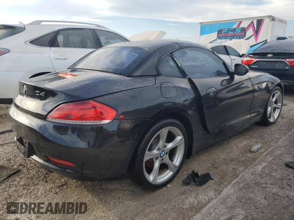 2011 BMW Z4 sDrive30i with VIN WBALM5C55BE378789, listed as a Copart auction lot 73832404 with 0 mi miles and Non Repairable. Bid and sale history available at carsss.com. Image 3.