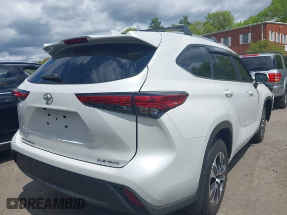2023 Toyota Highlander L z VIN 5TDKDRBH4PS520231, wystawiony jako IAAI lot #42209363 z przebiegiem 21 312 mil mil oraz . Historia ofert i sprzedaży dostępna na DreamBid. Obrazek 4.