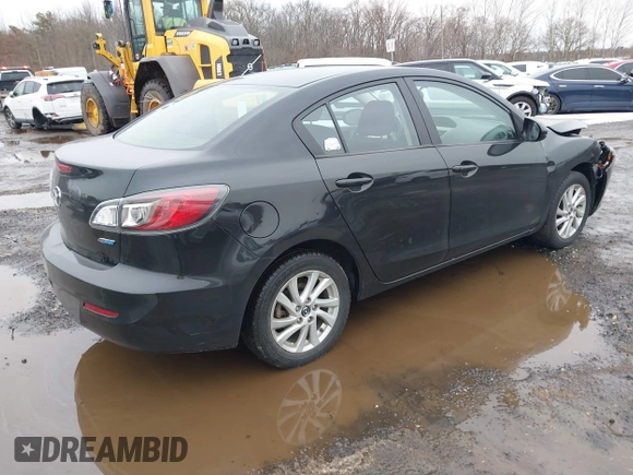 2013 Mazda 3 i Touring z VIN JM1BL1VPXD1822414, wystawiony jako IAAI lot #41526923 z przebiegiem 101 825 mil mil oraz . Historia ofert i sprzedaży dostępna na DreamBid. Obrazek 4.