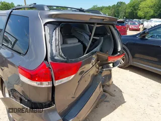 2011 Toyota Sienna LE AAS с VIN 5TDKK3DC9BS004718, выставлен на аукционе IAAI как лот 42602726 с пробегом 172 133 миль миль и . История ставок и продаж доступна на DreamBid. Изображение 6.