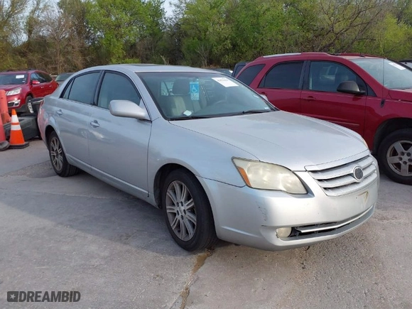2006 Toyota Avalon XL with VIN 4T1BK36B86U072865, listed as a IAAI auction lot 41875068 with 313,100 mi miles. Bid and sale history available at carsss.com. Image 6.