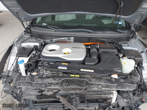 2017 Hyundai Sonata Hybrid SE with VIN KMHE24L14HA048579, listed as a IAAI auction lot 41018016 with 92,342 mi miles. Bid and sale history available at carsss.com. Image 10.