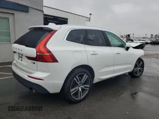 2019 Volvo XC60 Momentum z VIN LYV102RK6KB284499, wystawiony jako Copart lot #44971595 z przebiegiem 17 986 mil mil oraz Szkoda całkowita • Salvage title. Historia ofert i sprzedaży dostępna na DreamBid. Obrazek 3.
