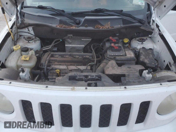 2011 Jeep Patriot Latitude with VIN 1J4NT1GA4BD285292, listed as a Copart auction lot 82780664 with 149,152 mi miles and Clean Title. Bid and sale history available at DreamBid. Image 12.