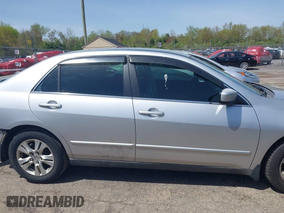 2007 Honda Accord LX z VIN 1HGCM56407A123313, wystawiony jako IAAI lot #42143853 z przebiegiem 193 976 mil mil oraz . Historia ofert i sprzedaży dostępna na DreamBid. Obrazek 13.