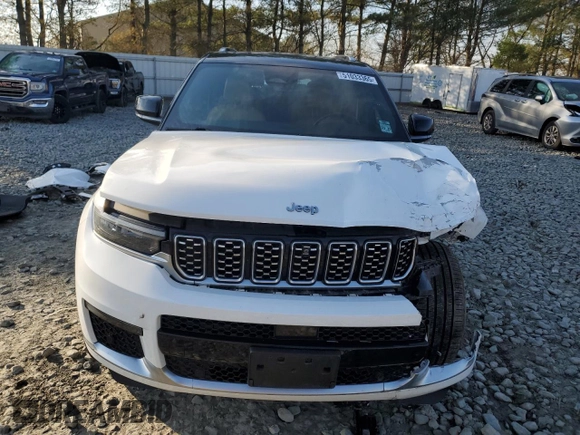 2023 Jeep Grand Cherokee Summit Reserve with VIN 1C4RJKEG8P8723399, listed as a Copart auction lot 51033365 with 32,689 mi miles and Salvage title. Bid and sale history available at DreamBid. Image 5.