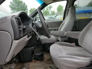 2000 Chevrolet Venture Plus 1SB z VIN 1GNDU03E2YD122299, wystawiony jako Copart lot #54706145 z przebiegiem 186 364 mil mil oraz Szkody całkowita. Historia ofert i sprzedaży dostępna na DreamBid. Obrazek 7.