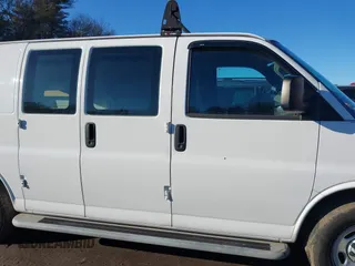 2016 GMC Savana Cargo Van with VIN 1GTW7AFF1G1904600, listed as a IAAI auction lot 41412702 with 99,142 mi miles. Bid and sale history available at carsss.com. Image 14.