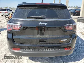 2020 Jeep Compass Altitude z VIN 3C4NJCBB4LT241702, wystawiony jako Copart lot #48745925 z przebiegiem 53 187 mil mil oraz Nie do naprawy. Historia ofert i sprzedaży dostępna na DreamBid. Obrazek 6.