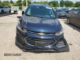 2022 Chevrolet Trax LT z VIN KL7CJLSM0NB546706, wystawiony jako Copart lot #55699805 z przebiegiem 7 010 mil mil oraz Czysty tytuł • Clean title. Historia ofert i sprzedaży dostępna na DreamBid. Obrazek 5.