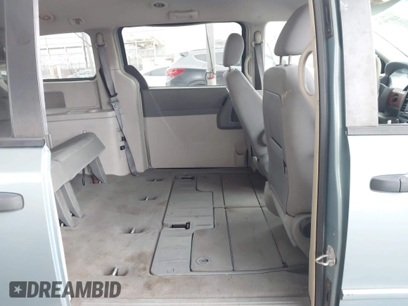 2008 Chrysler Town & Country LX with VIN 2A8HR44H38R831695, listed as a IAAI auction lot 42096656 with 254,424 mi miles and . Bid and sale history available at carsss.com. Image 8.